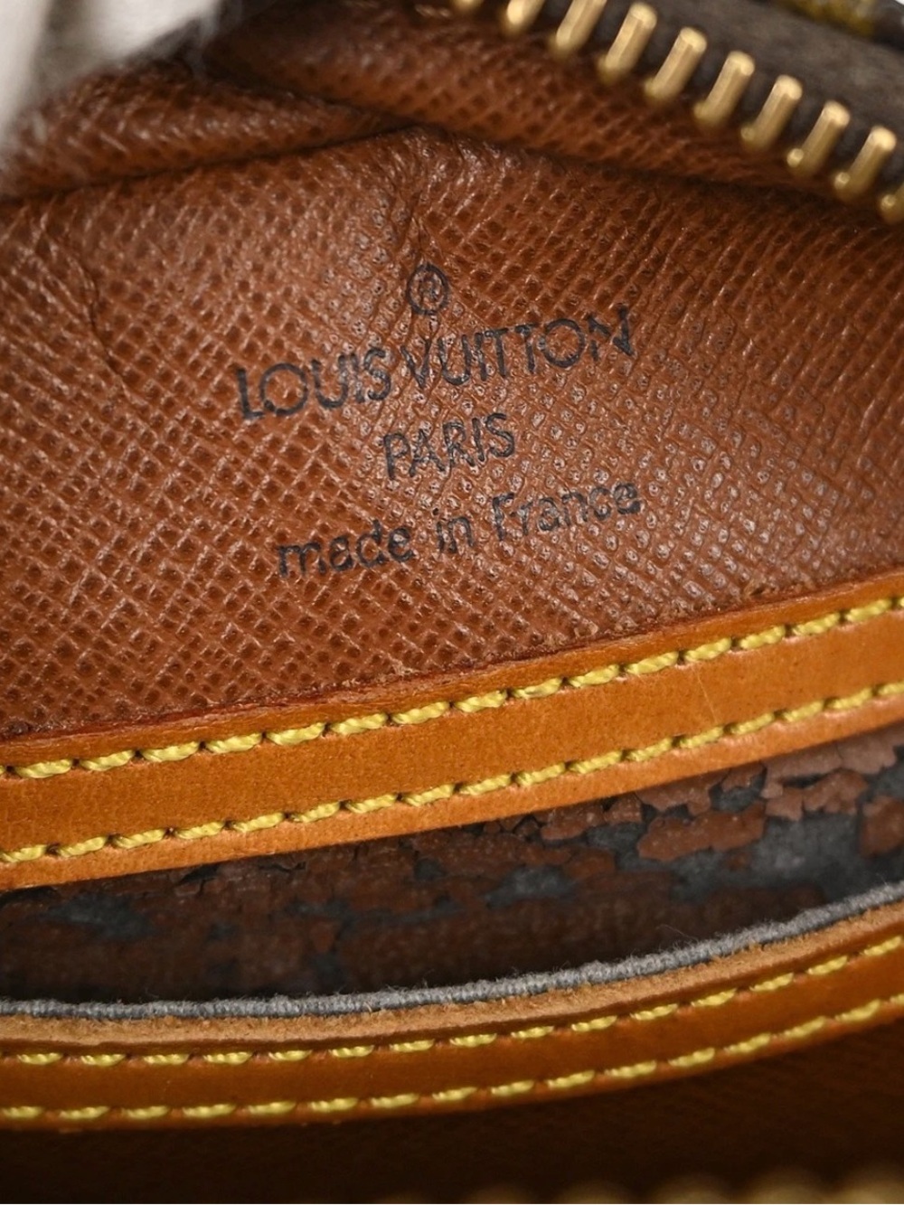 Louis Vuitton Blois Monogram Canvas Dome crossbody Bag with Vachetta Trim - Picture 11 of 15